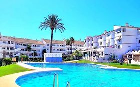 Apartamento en Mijas con Terraza, capacidad para 5 personas con piscina de temporada hasta 31 Agosto